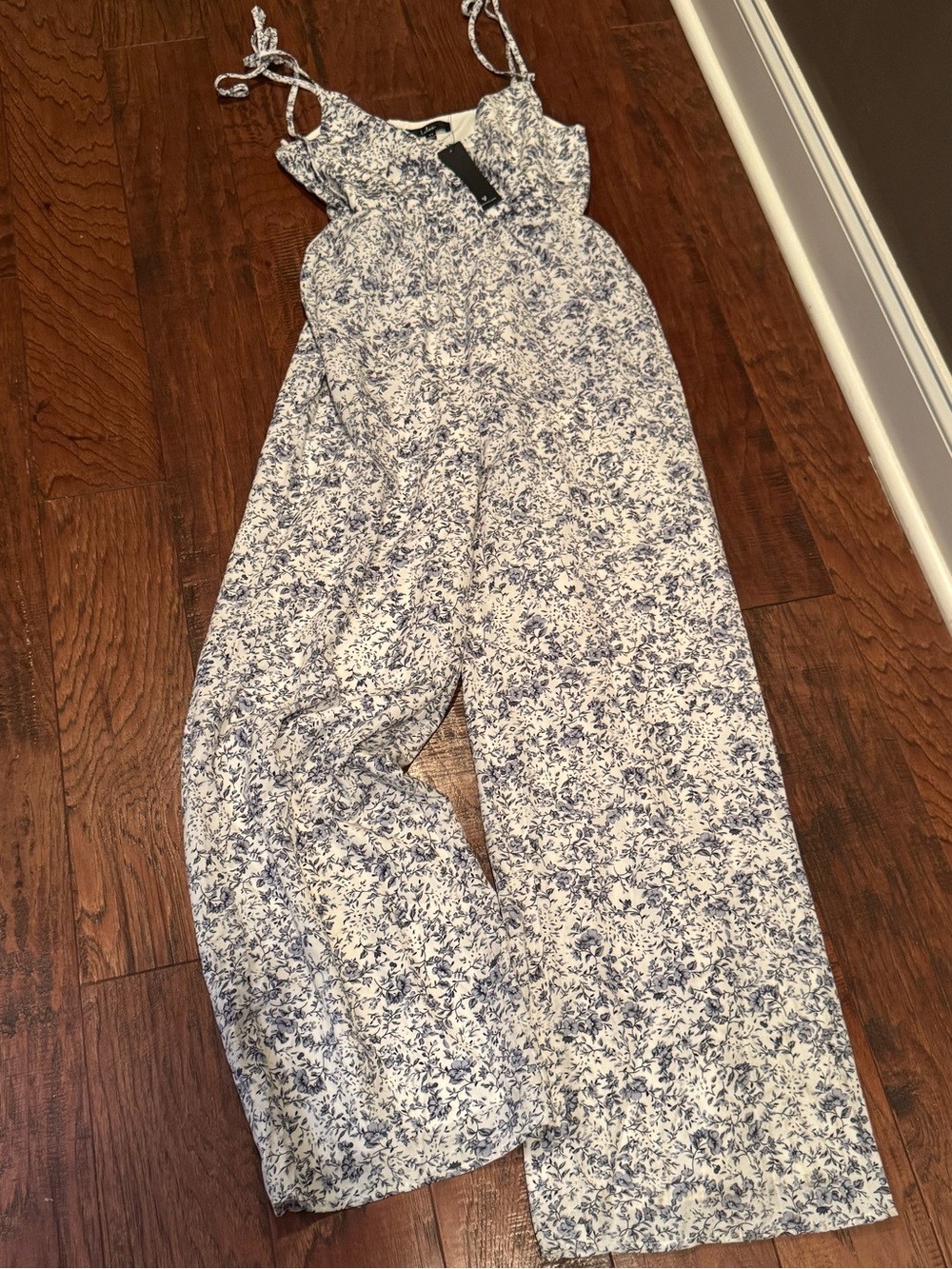 NWT Lulu's Blue & White Floral Tie-Shoulder Wide-Leg Jumpsuit